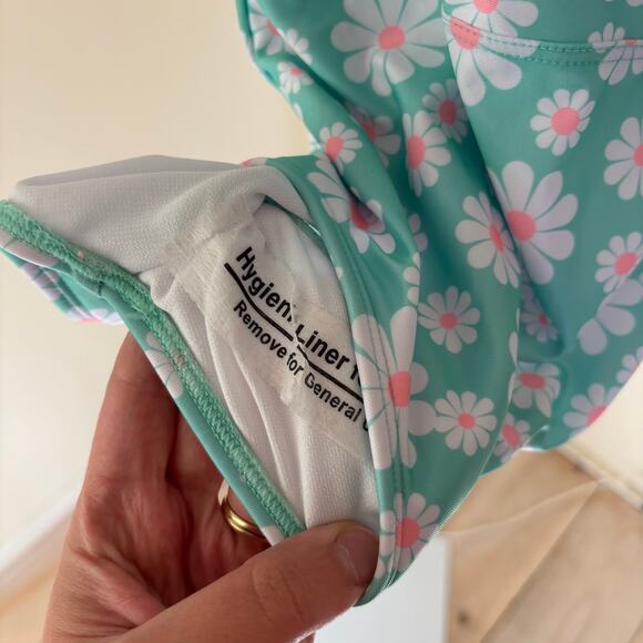 Cat & Jack NWT Girls' Endless Daisies Floral Printed One Piece Swimsuit M (8) - Picture 8 of 12